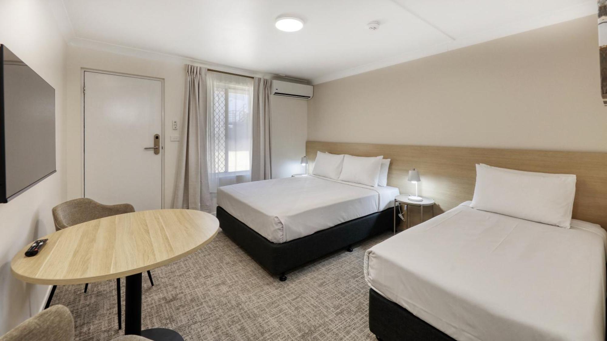The Phoenix Artesian Spa Resort And Accommodation Moree Exterior photo