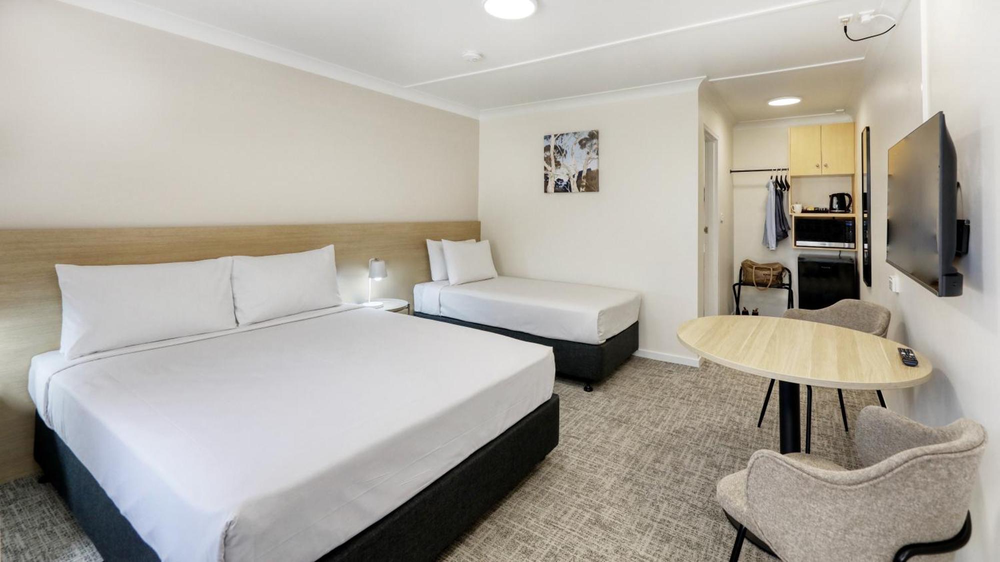The Phoenix Artesian Spa Resort And Accommodation Moree Exterior photo