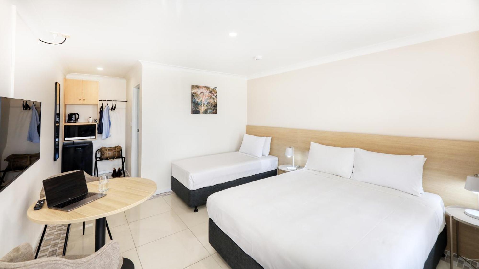 The Phoenix Artesian Spa Resort And Accommodation Moree Exterior photo