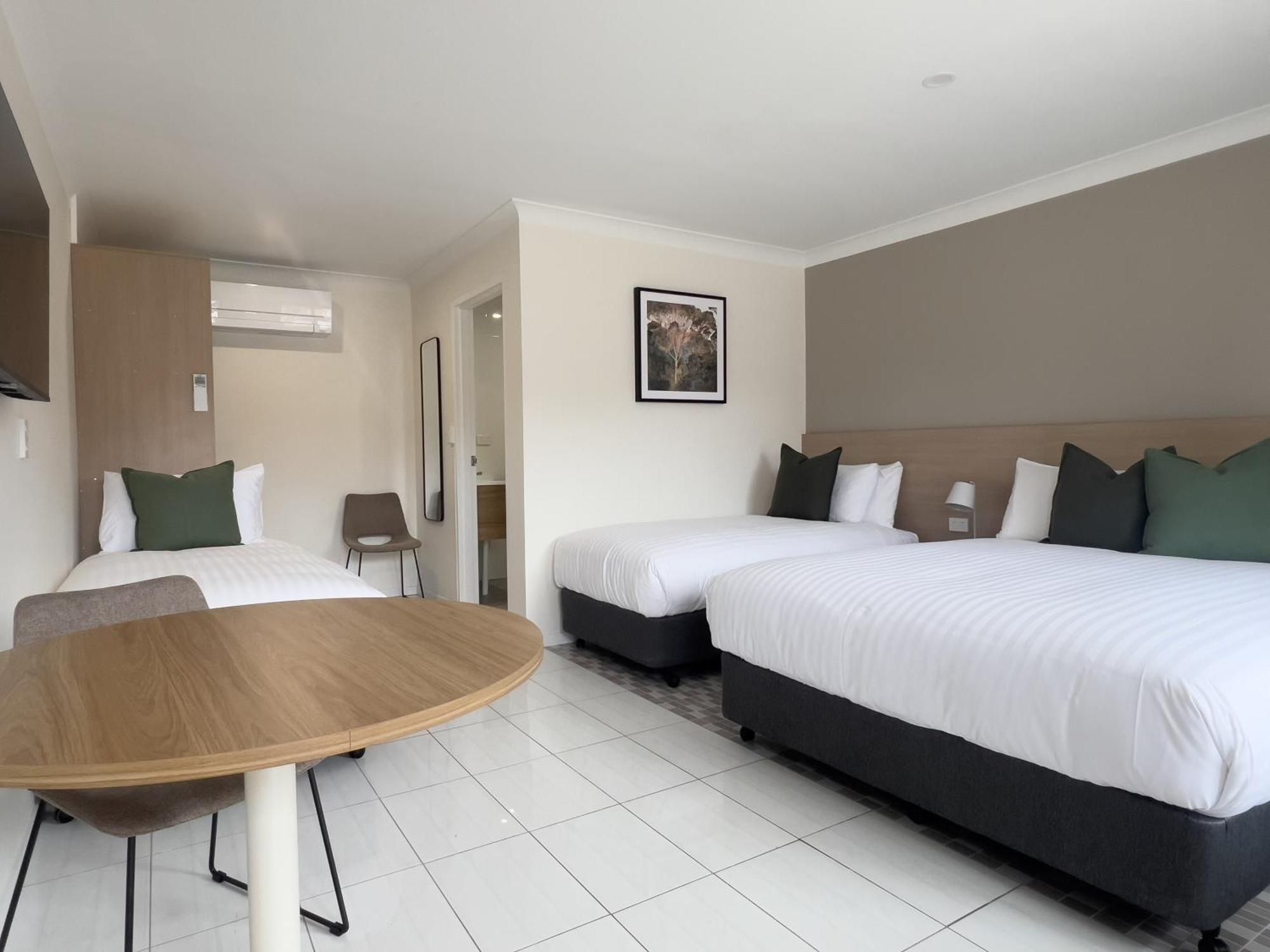 The Phoenix Artesian Spa Resort And Accommodation Moree Exterior photo