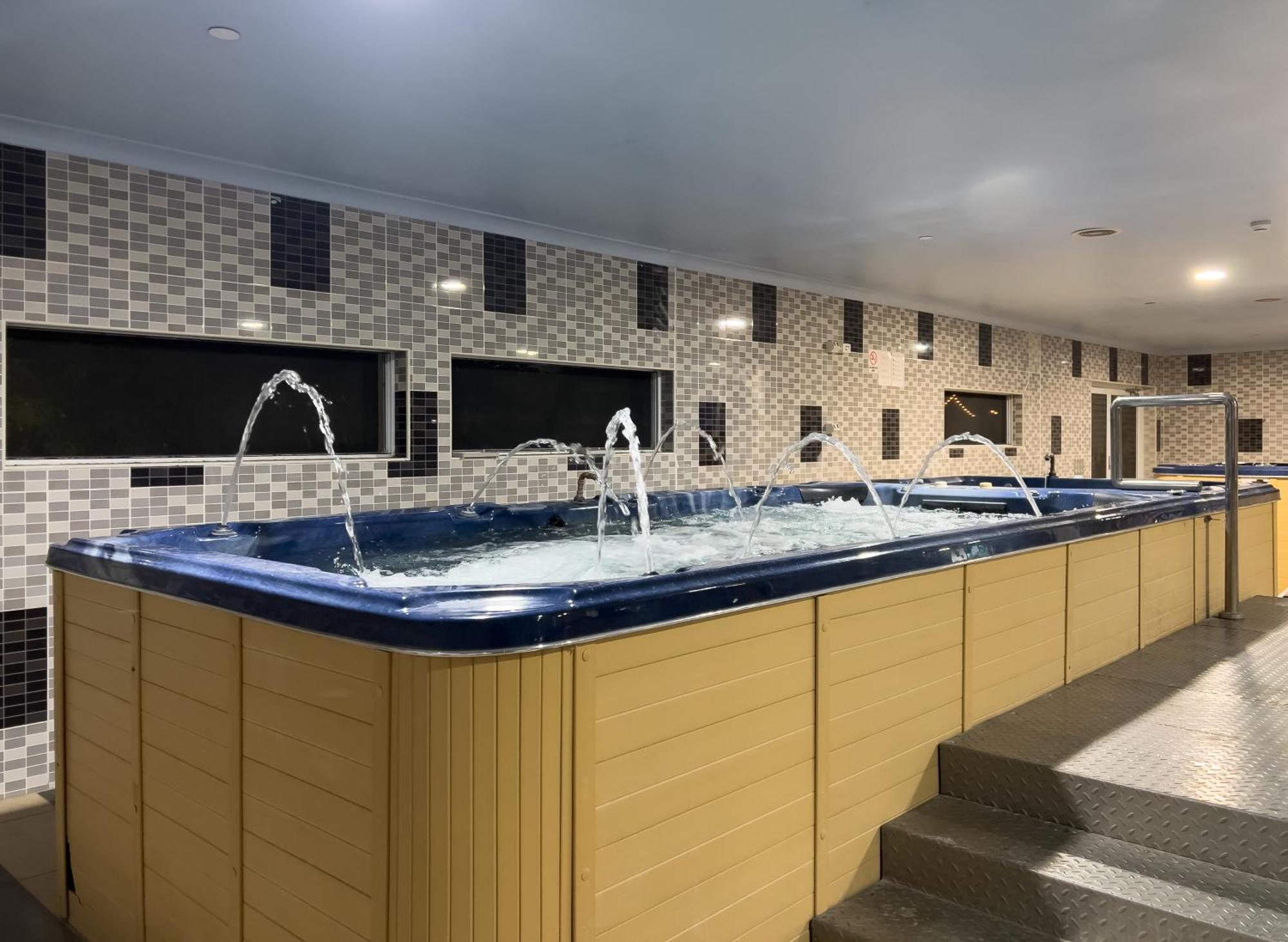 The Phoenix Artesian Spa Resort And Accommodation Moree Exterior photo