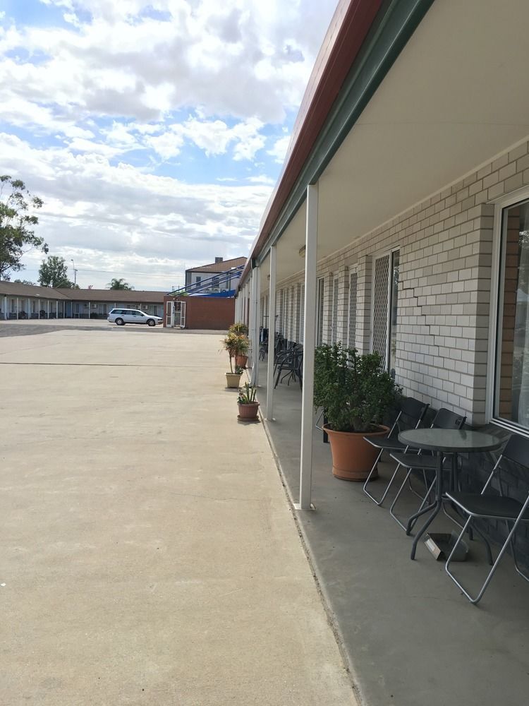 The Phoenix Artesian Spa Resort And Accommodation Moree Exterior photo